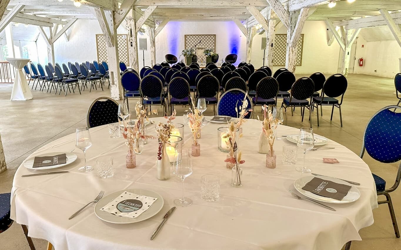 kuhhaus_bu_hne_reihen_runder_tisch_kopie